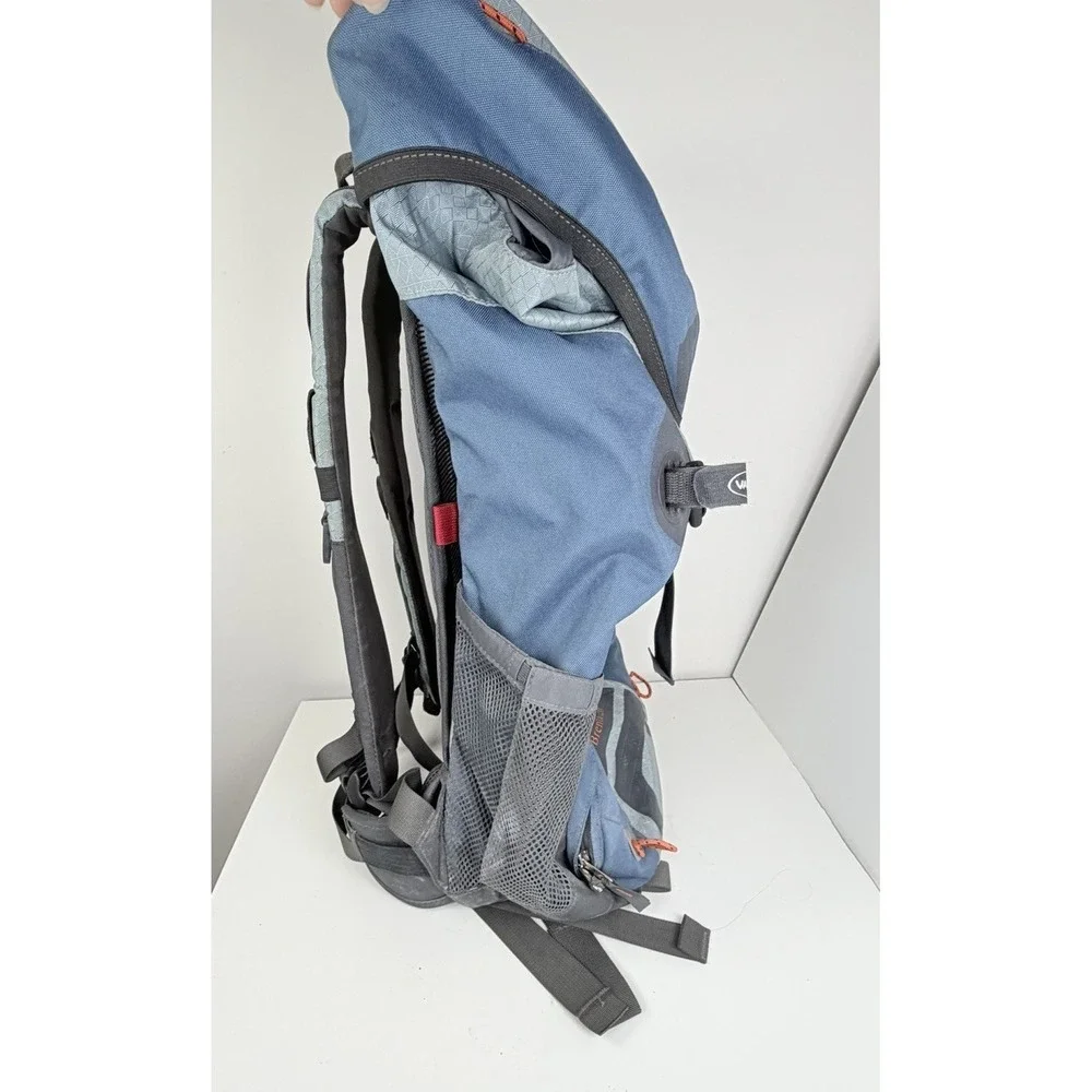 VAUDE Brenta 26 Hiking Backpack Blue Gray Ventilated Back Panel Rain Cover Sz M